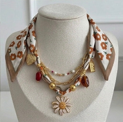 Collier Botanica